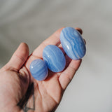Blaustreifen Achat (Chalcedon) Handschmeichler Namibia