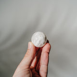 Schneeflocken Rosenquarz Kugel W49
