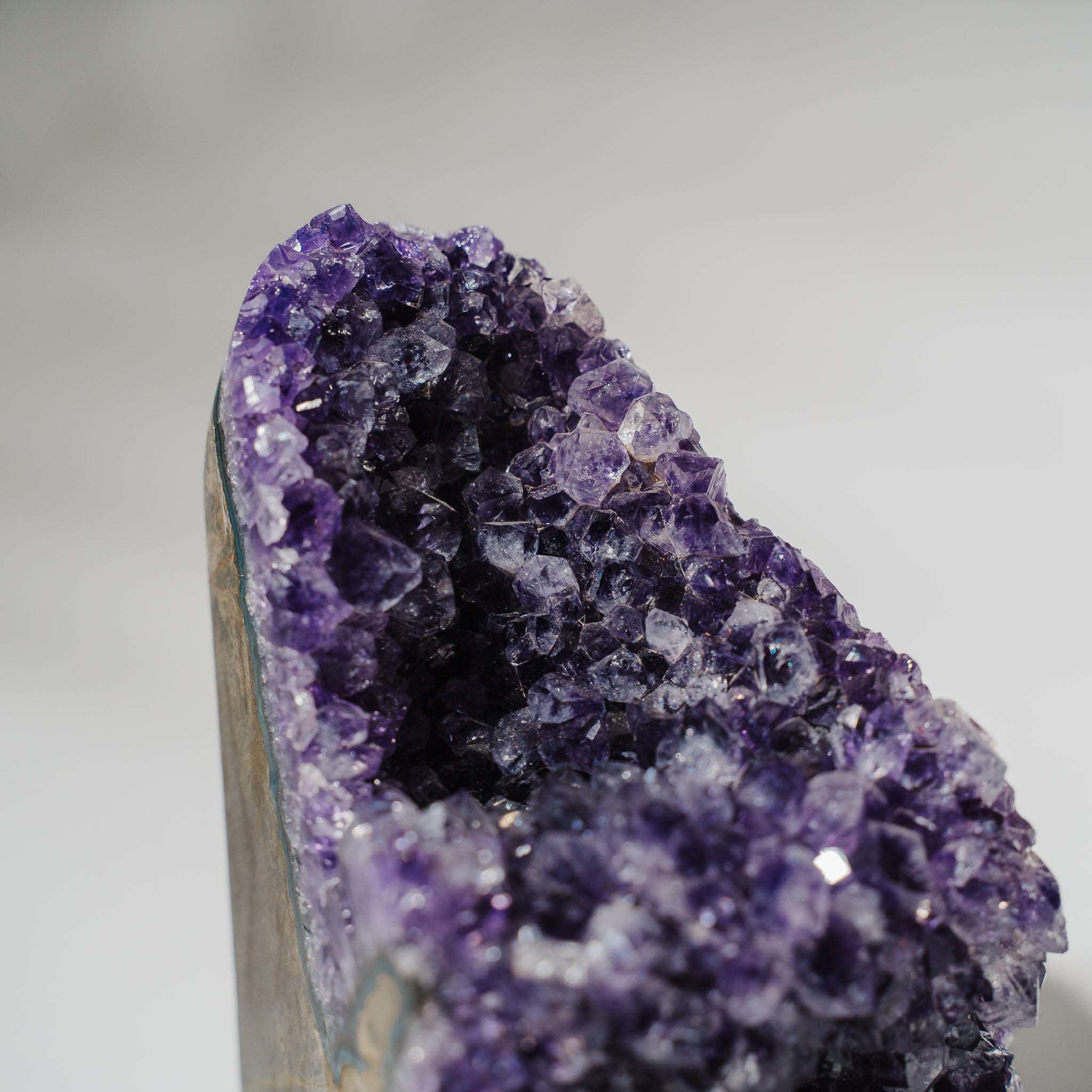 Amethyst Druse AGI215 mit seitlicher Druse