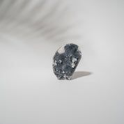 Schwarzes Chalcedon x Apophyllit 53C