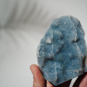 Blauer Chalcedon x Apophyllit Stufe 47BC