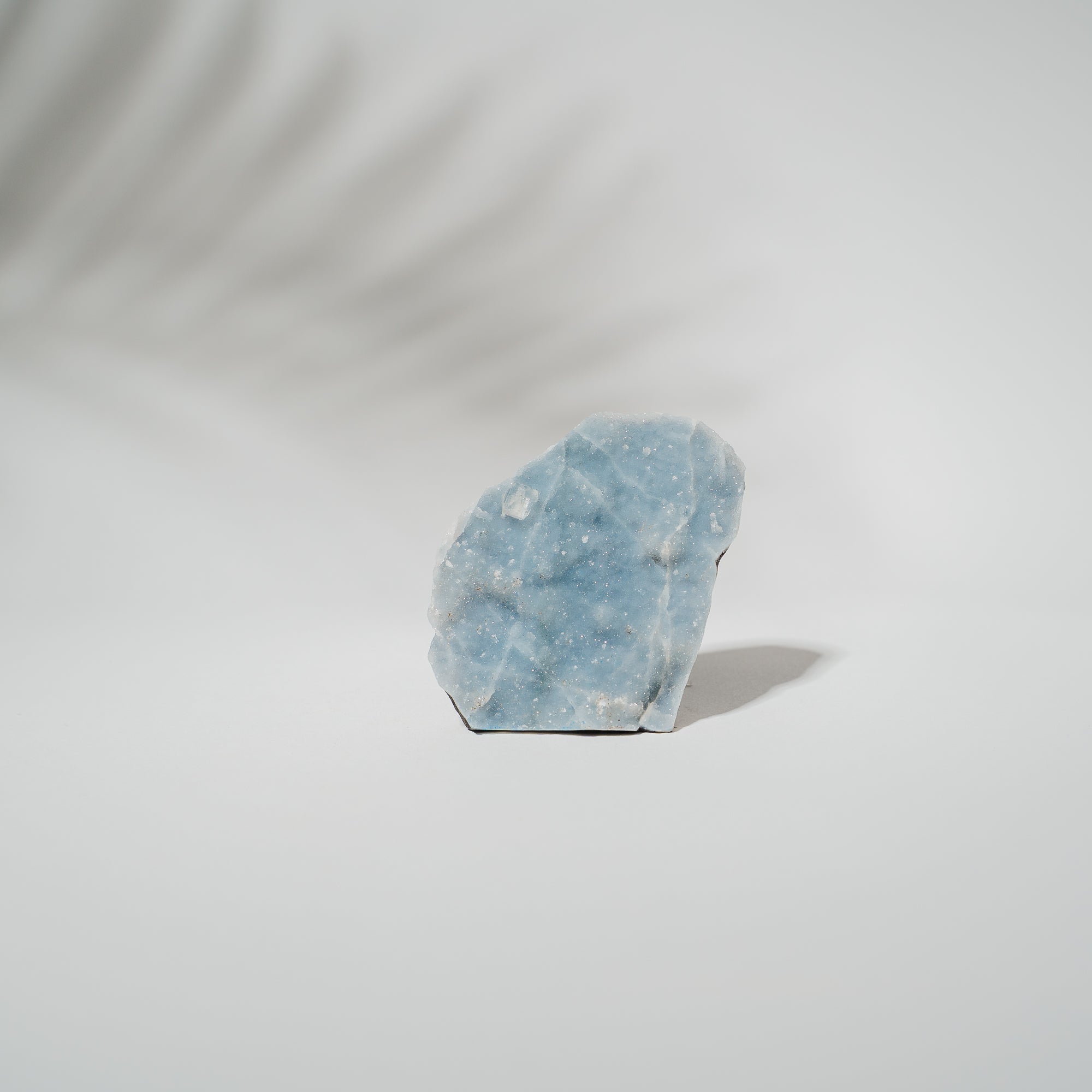 Blauer Chalcedon x Apophyllit Stufe 47BC