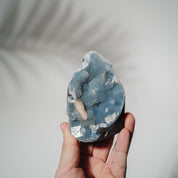 Blauer Chalcedon x Apophyllit Stufe 68BC