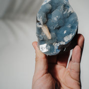 Blauer Chalcedon x Apophyllit Stufe 68BC