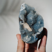 Blauer Chalcedon x Apophyllit Stufe 68BC