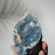 Blauer Chalcedon x Apophyllit Stufe 68BC