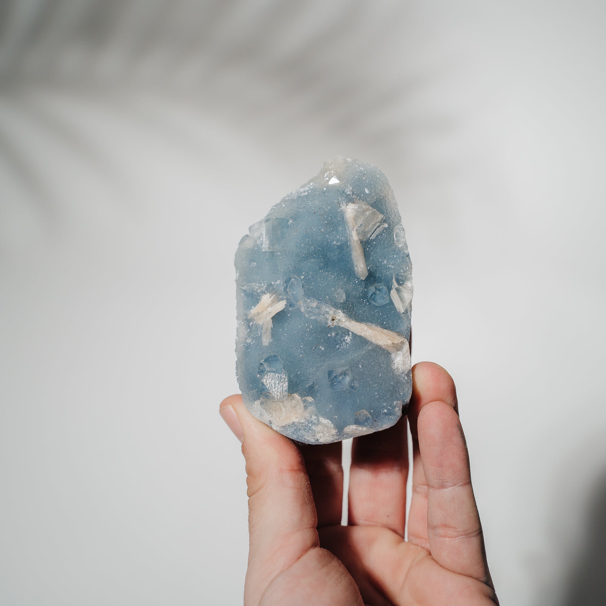 Blauer Chalcedon x Apophyllit Stufe 43BC