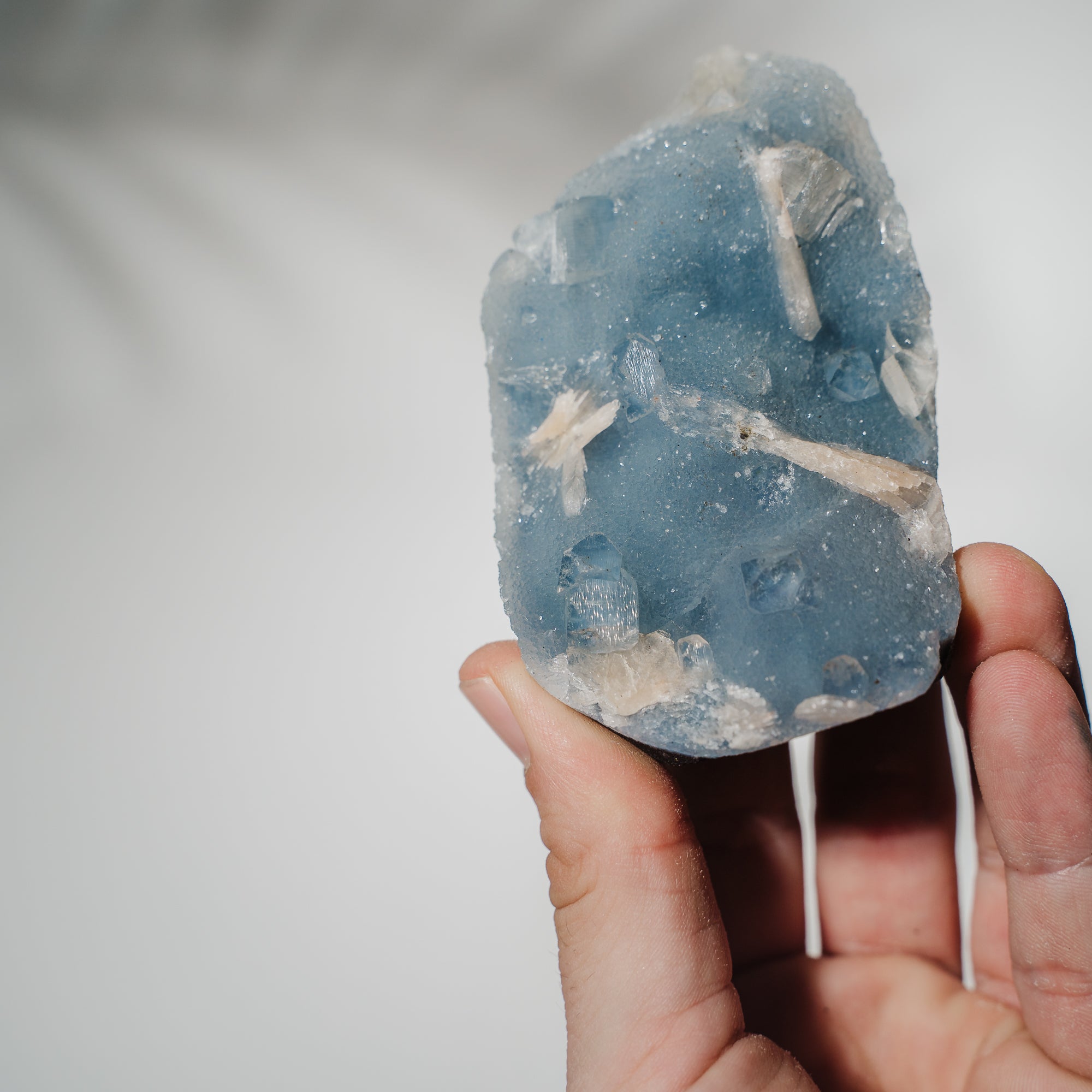 Blauer Chalcedon x Apophyllit Stufe 43BC
