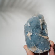 Blauer Chalcedon x Apophyllit Stufe 43BC