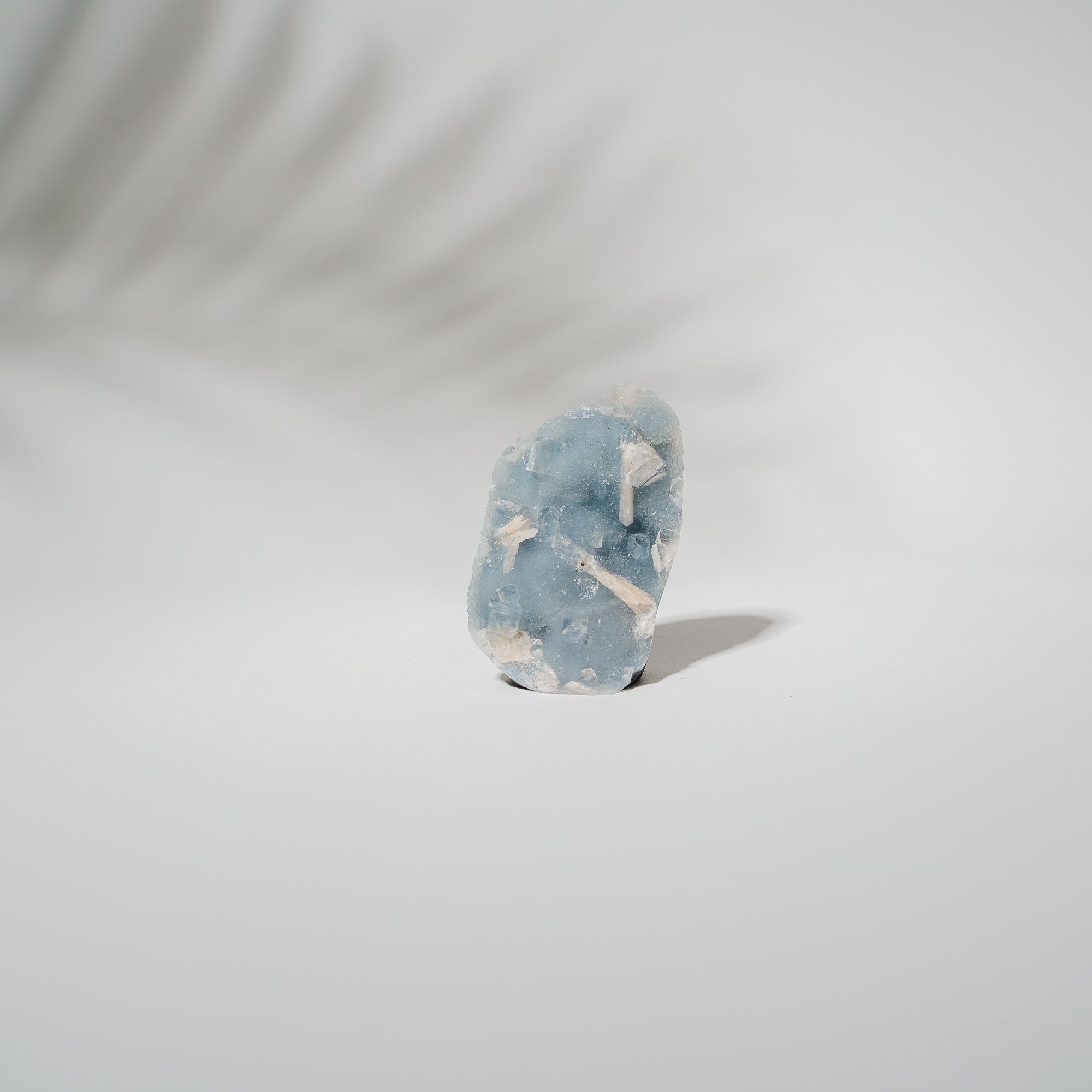 Blauer Chalcedon x Apophyllit Stufe 43BC