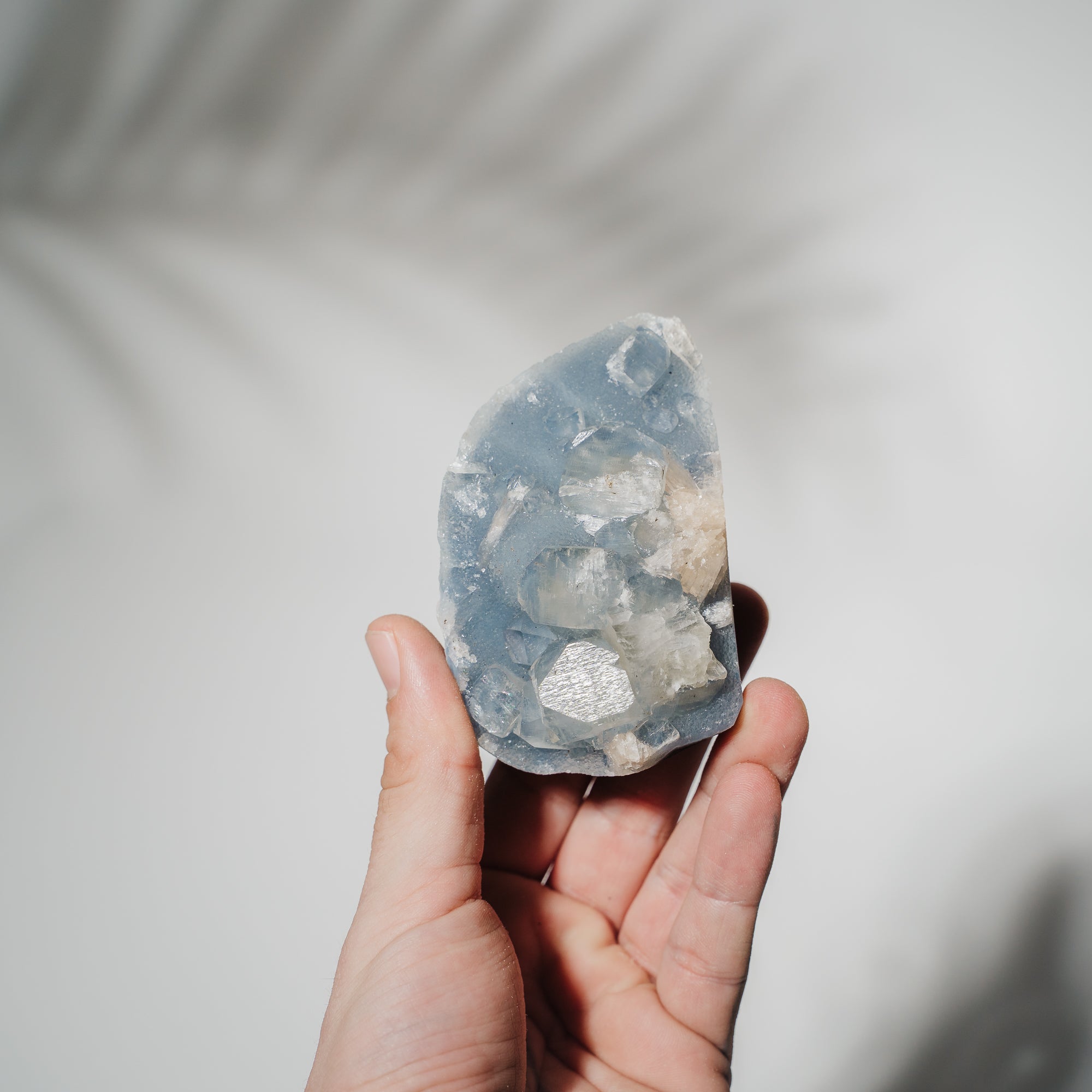Blauer Chalcedon x Apophyllit Stufe 48BC