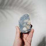 Blauer Chalcedon x Apophyllit Stufe 48BC