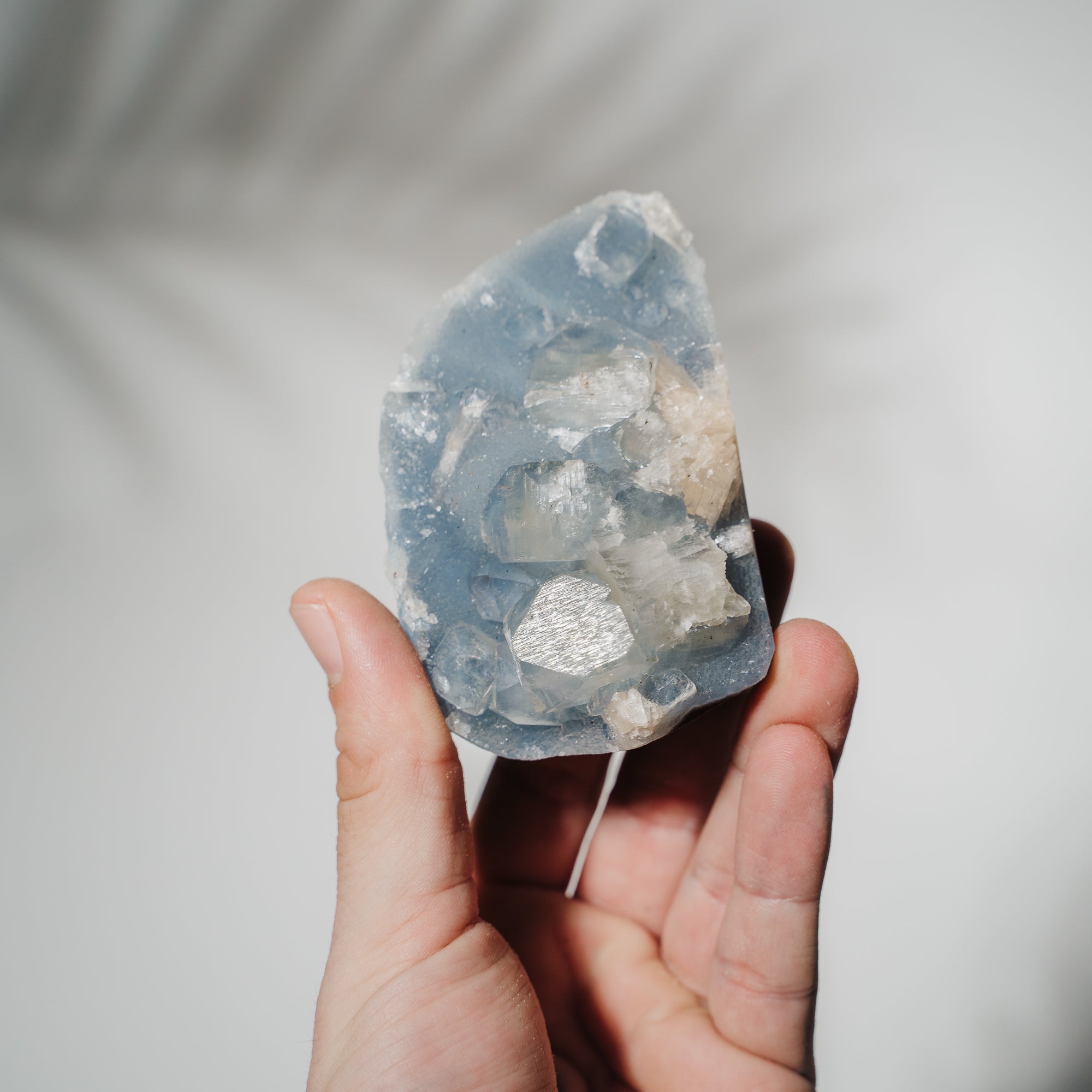 Blauer Chalcedon x Apophyllit Stufe 48BC