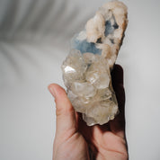 Blauer Chalcedon x Apophyllit Stufe 102BC