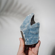 Blauer Chalcedon x Apophyllit Stufe 114BC
