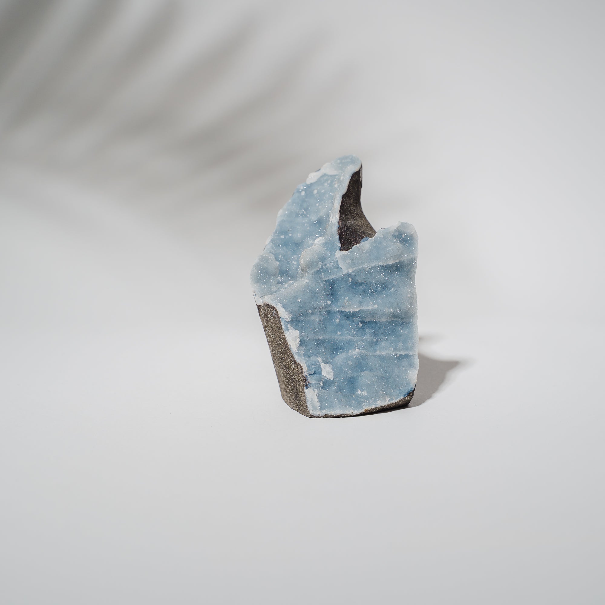 Blauer Chalcedon x Apophyllit Stufe 114BC