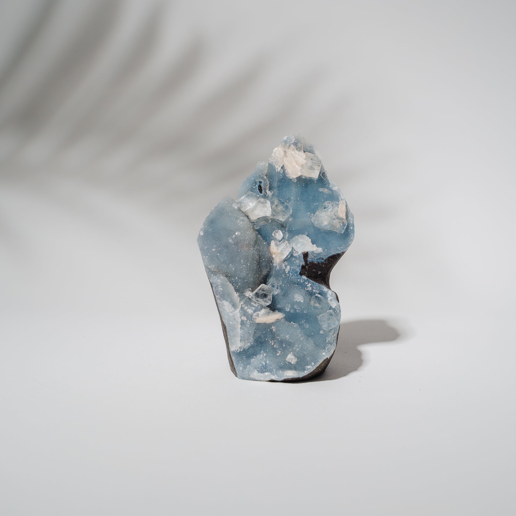 Blauer Chalcedon x Apophyllit Stufe 168BC