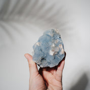 Blauer Chalcedon x Apophyllit Stufe 103BC