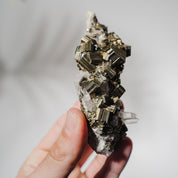 Pyrit x Quarz Stufe 148P