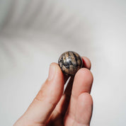 Chiastolith / Kreuzandalusit Kugeln