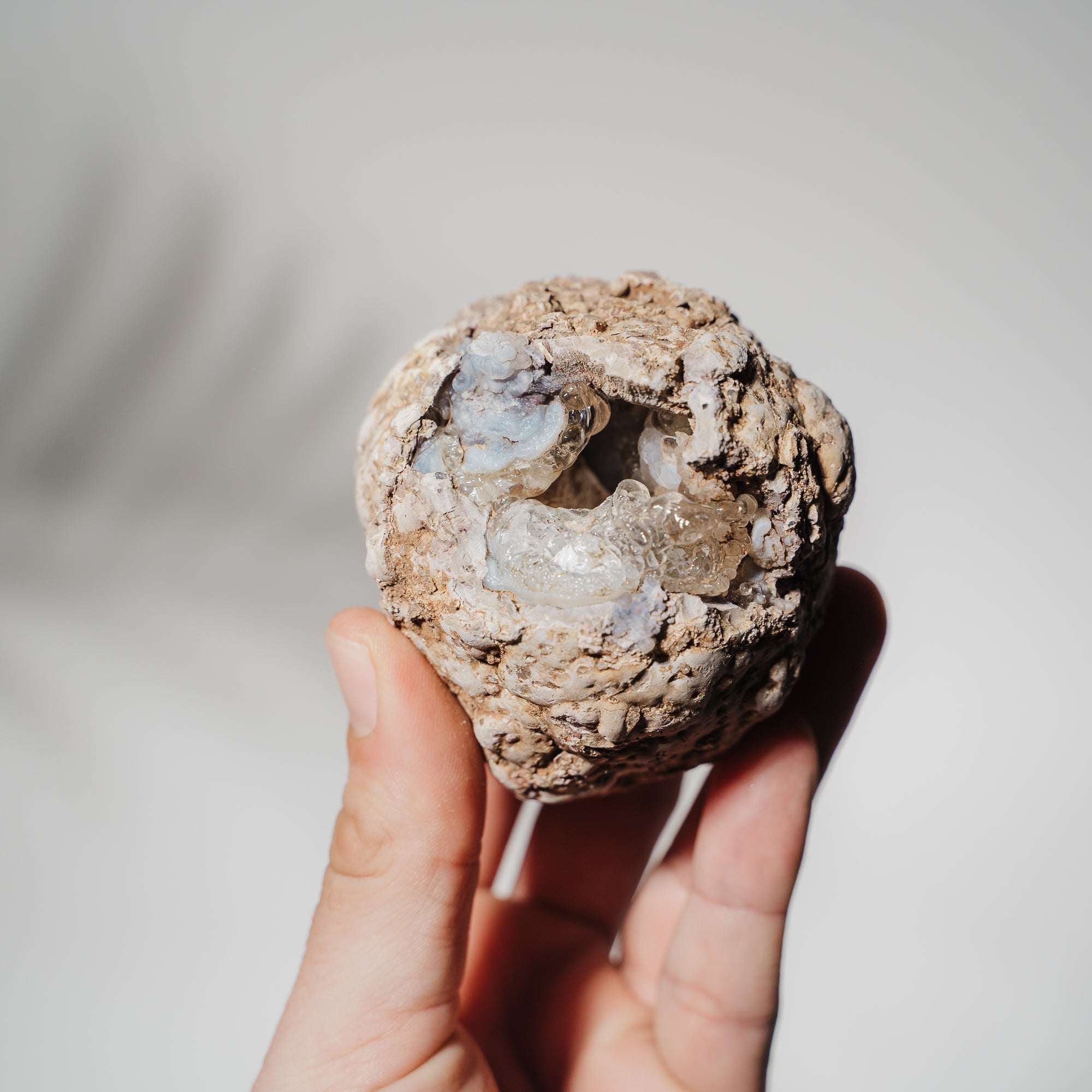 Hyalit Opal Geode 43H