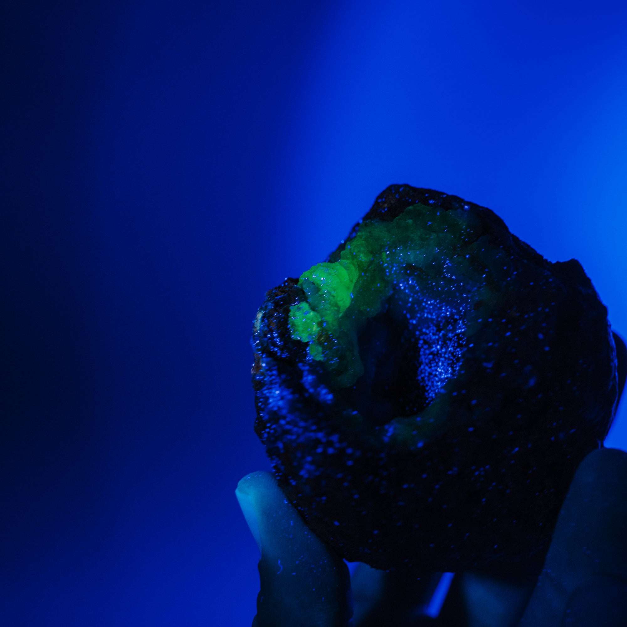 Hyalit Opal Geode 47H