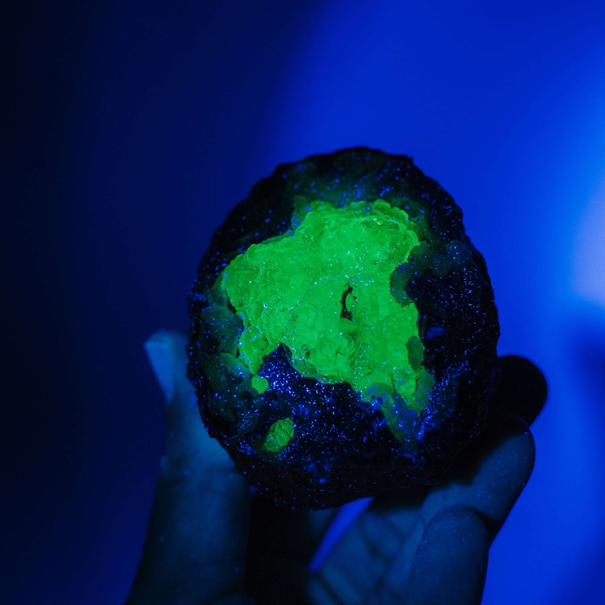 Hyalit Opal Geode 40H