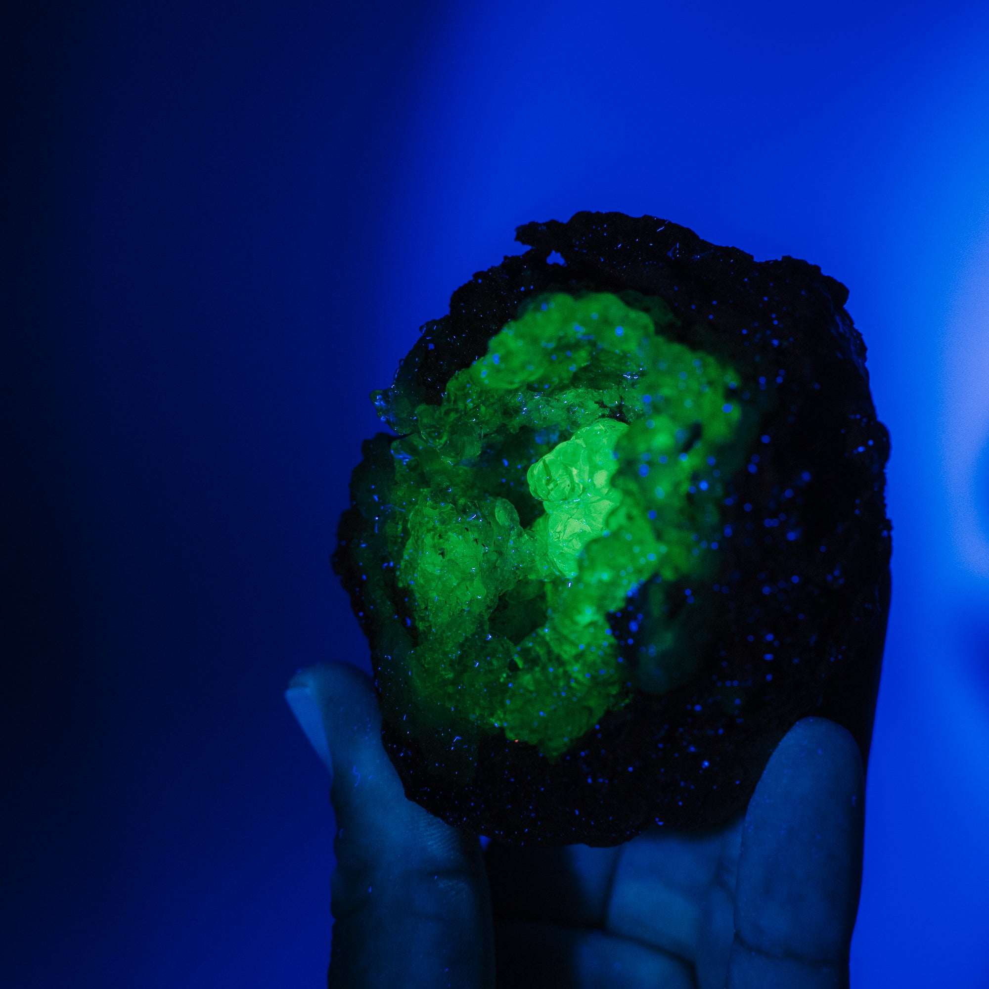 Hyalit Opal Geode 34H