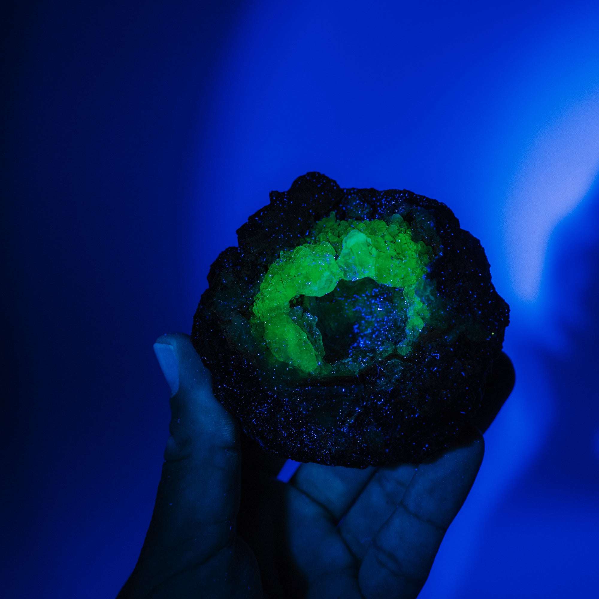 Hyalit Opal Geode 37H