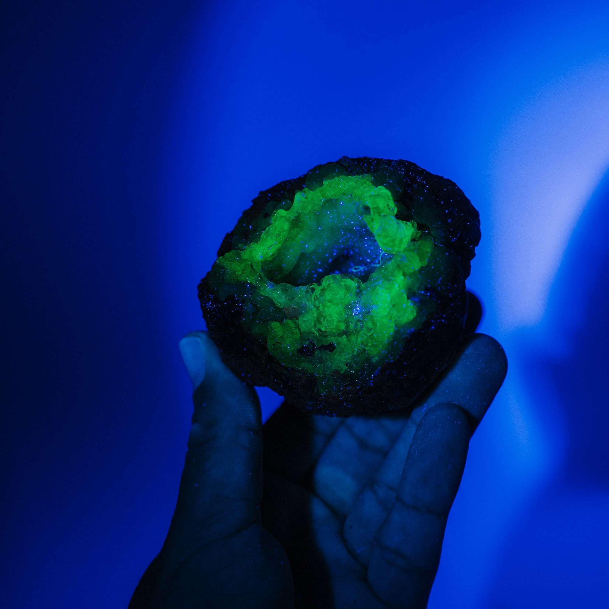 Hyalit Opal Geode 41H