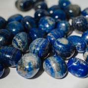 Lapislazuli Trommelstein