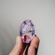 HQ Amethyst Freiformen mit Regenbögen